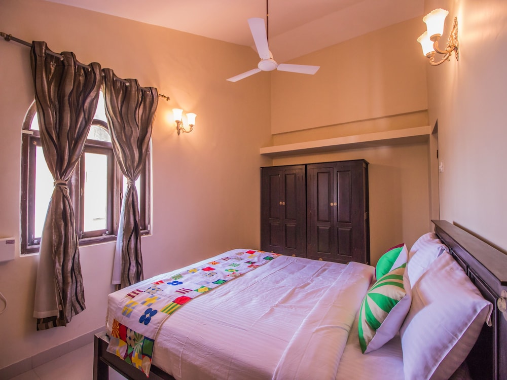 OYO 11424 Home Elegant 3BHK Villa Near Dona Paula Beach