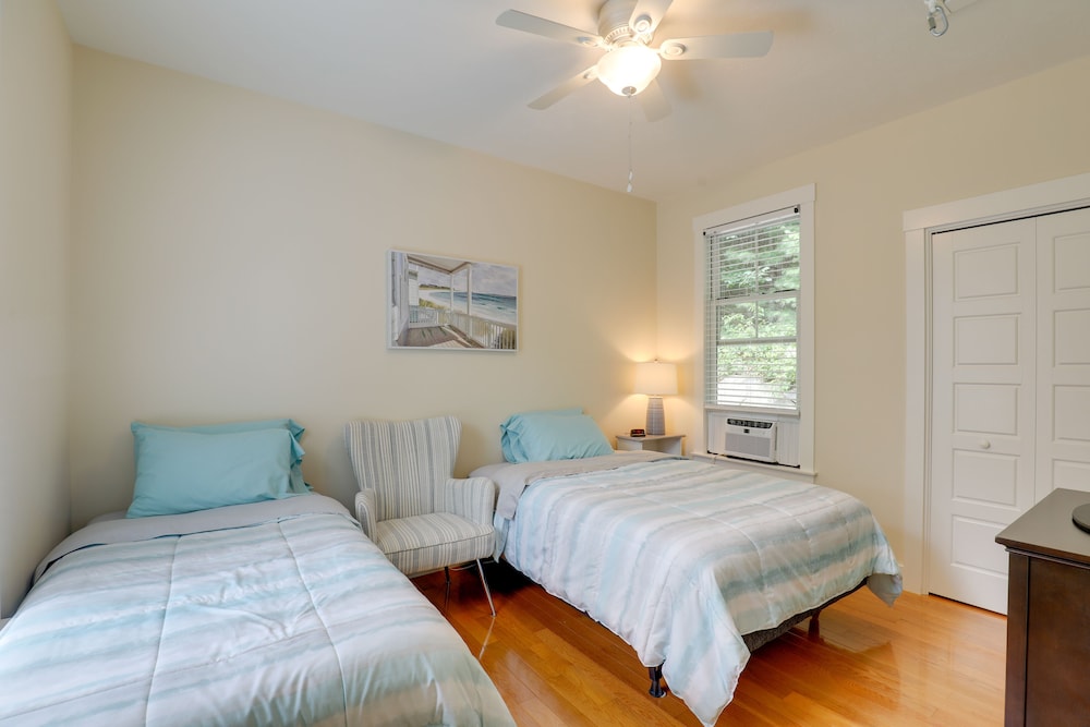 Inviting Summer Village Cottage: Golf Cart & More!