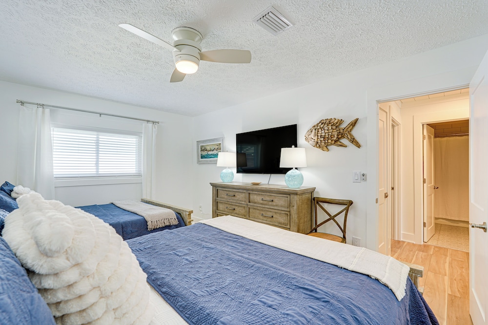 Walk to Beach: Chic PCB Getaway w/ Yard