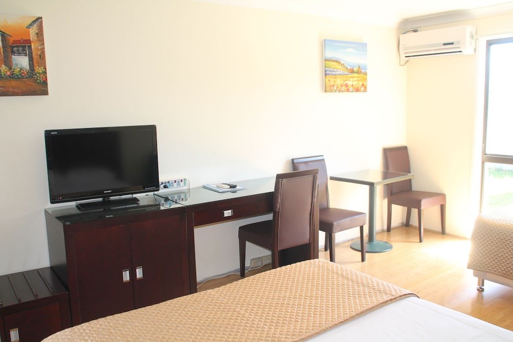 Centenary Motor Inn