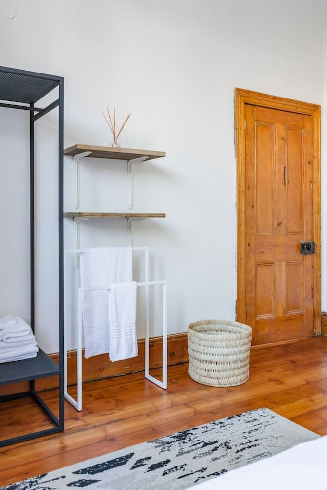 Spacious 3-bed Sunlit Comfort Power Backup