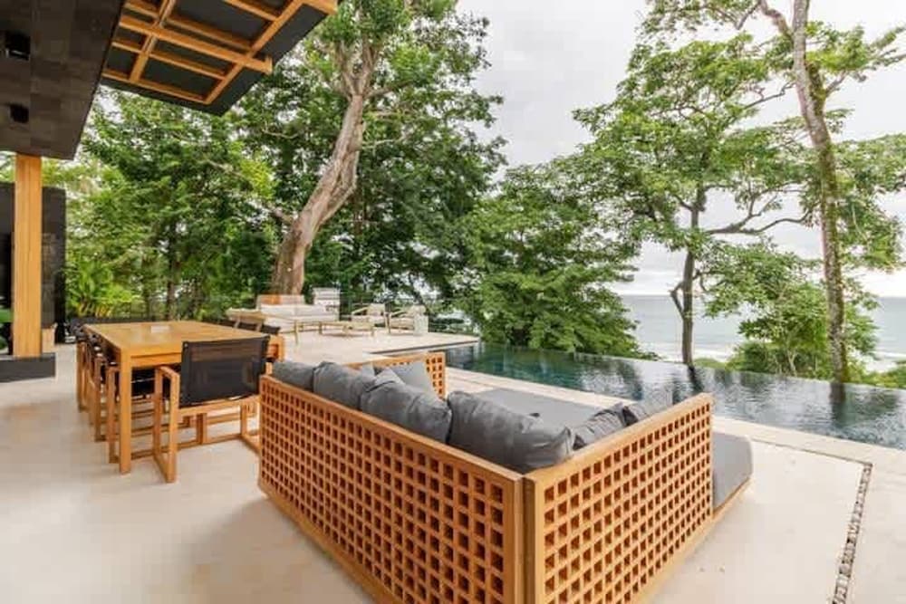 w Amazing 6BR Villa w Swimming Pool in Costa Rica