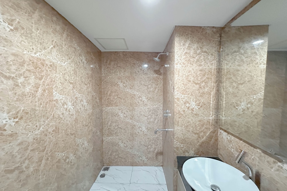 Cozy And Spacious 1Br At Grand Sungkono Lagoon Apartment