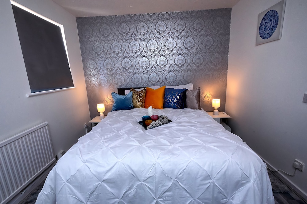I Love London! A Stunning 2 Bed Home Sleeps 1-3!