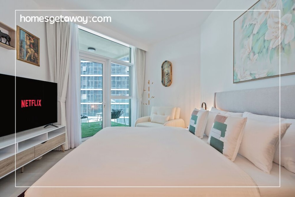 Sophisticated Studio Escape – Luxury Design