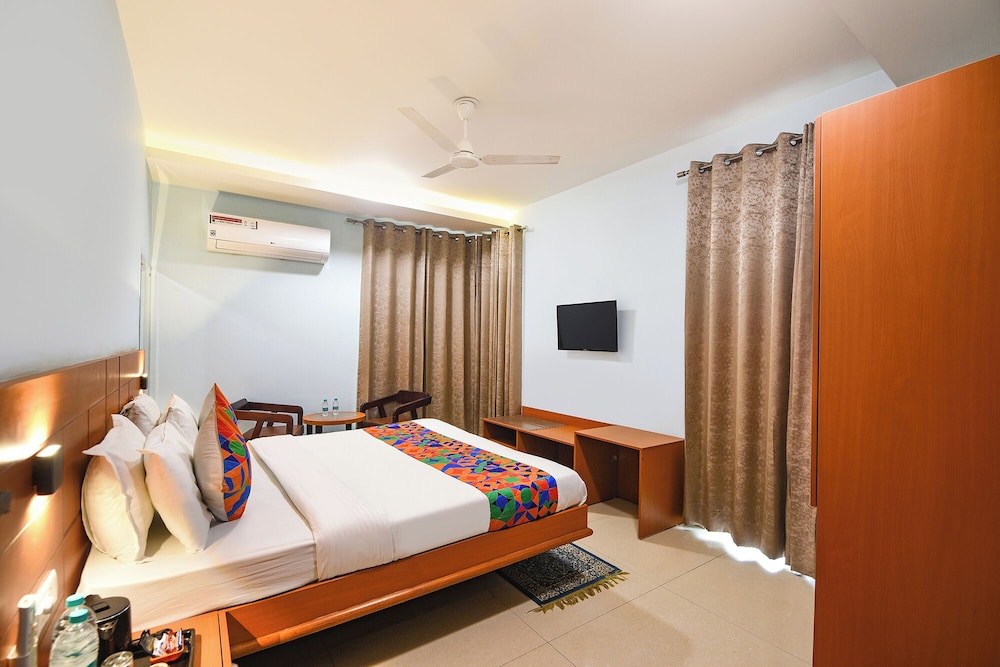 Fabhotel Pooja Residency