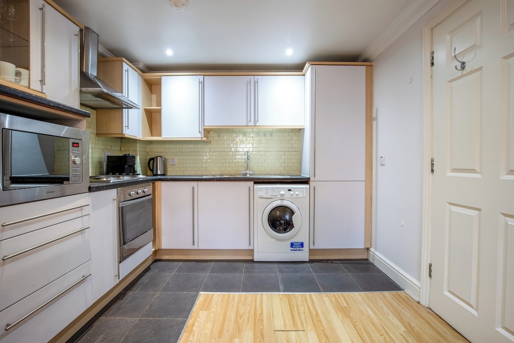 Kensington & Earls Court 1 bed Apartment - 4 Guest