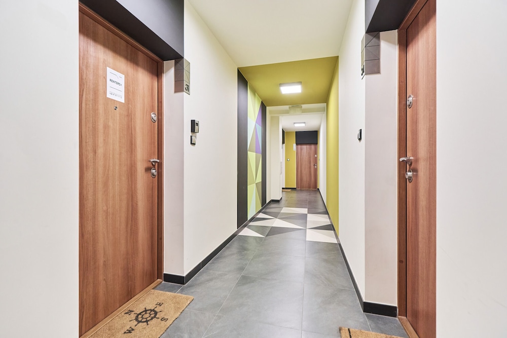 Nowa Teczowa Apartments by Renters view 5