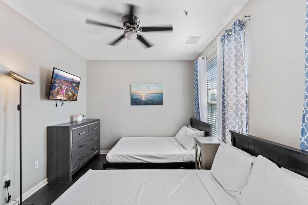 Vista Cay Swanky