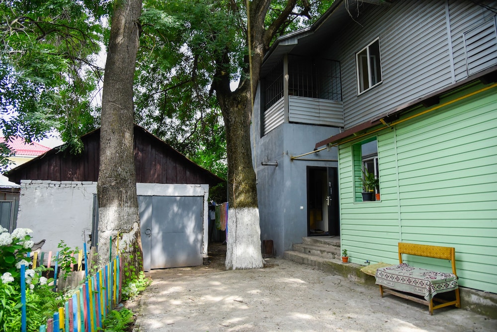 Photo 10