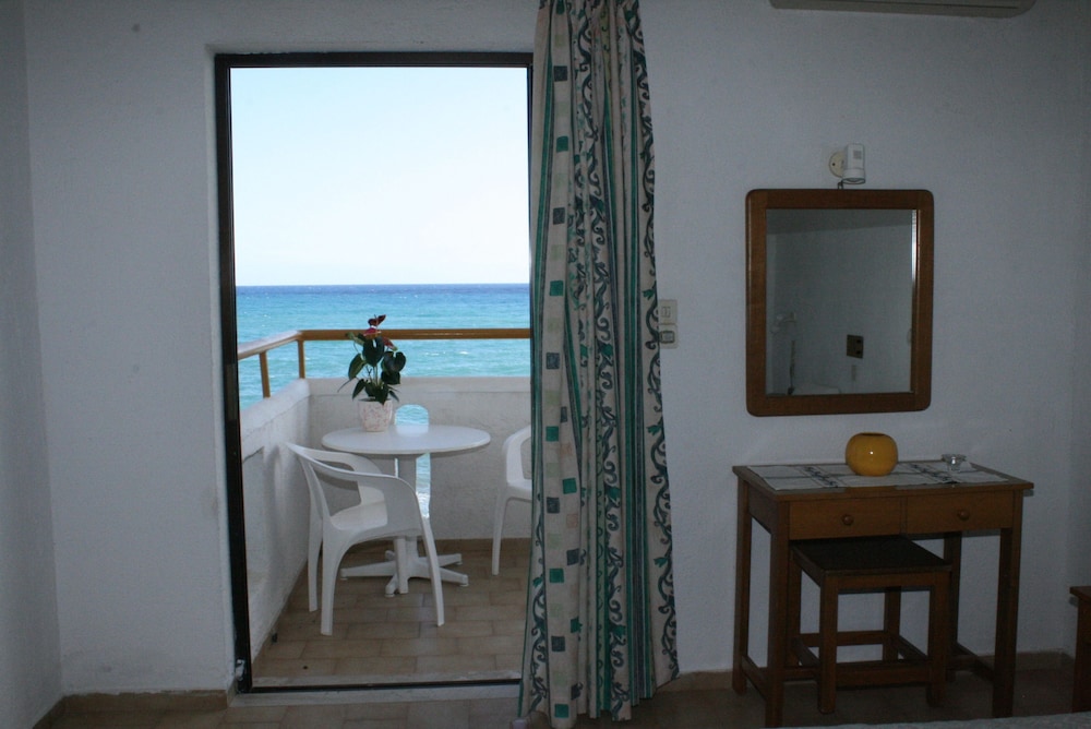 Blue Bay Apartments photo 3