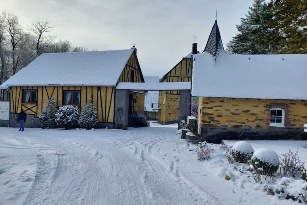 Idyllic Studio Apartment Near Kaifenheim and Near the Forest - Property Image 10