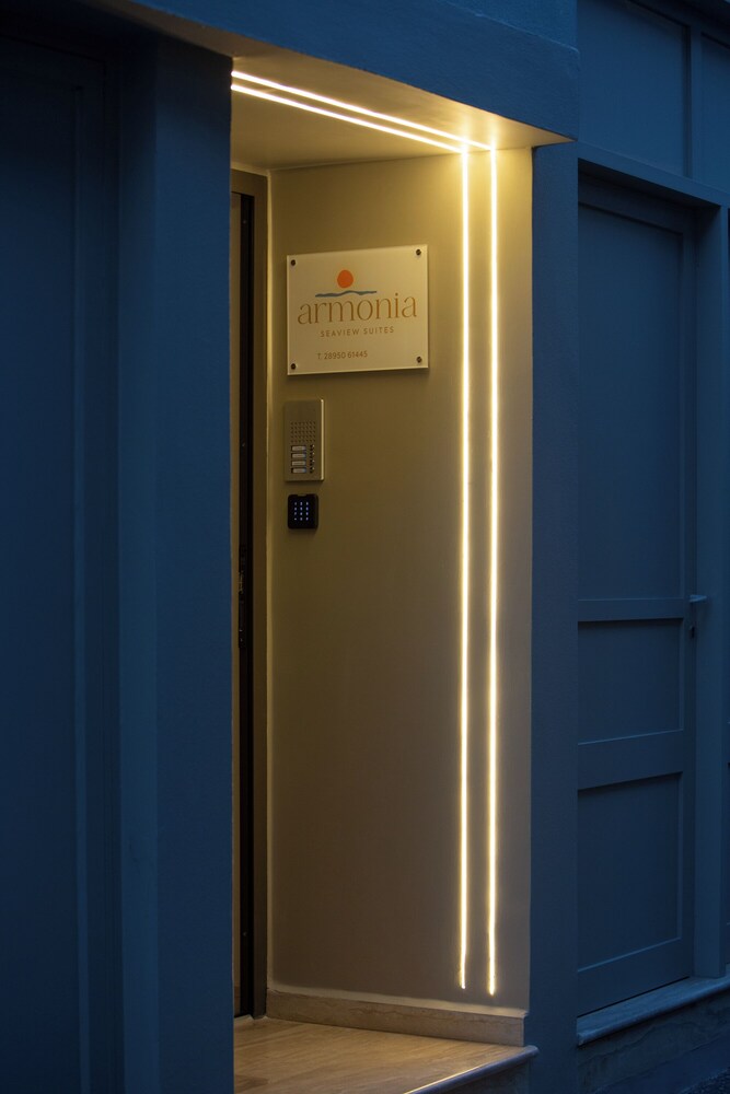Armonia Seaview Suites