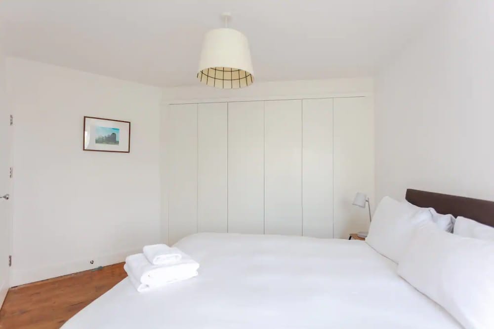 Relaxing 2 Bedroom Top Floor Apartment in Bethnal Green