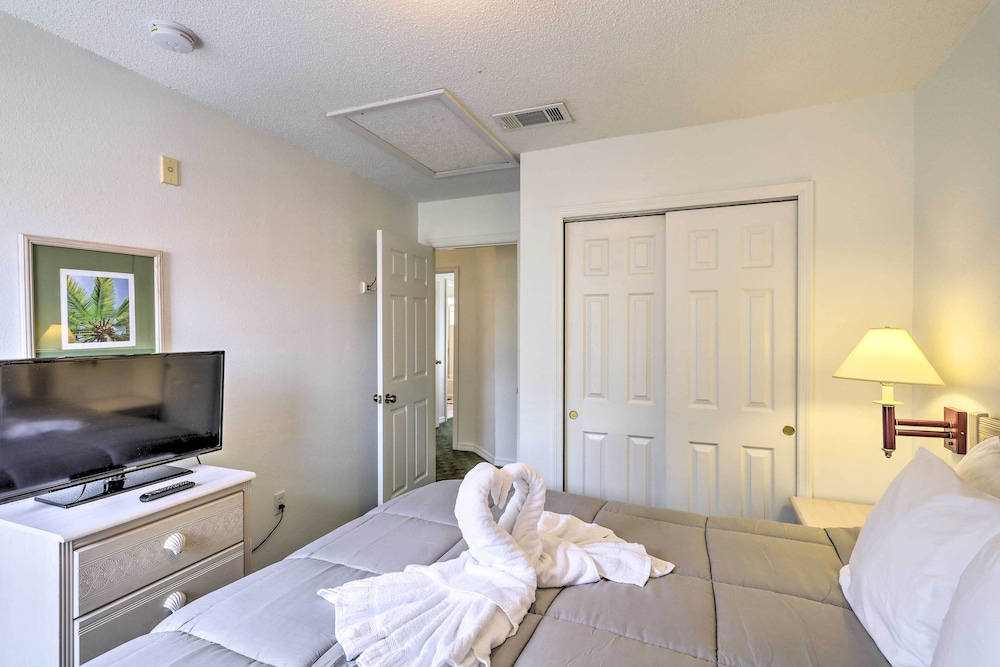 Cozy Kissimmee Townhome ~ 8 Mi to Disney World! view 2