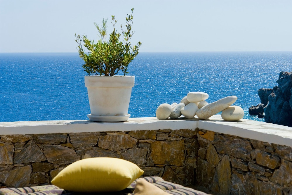 Onar Suites & Villas