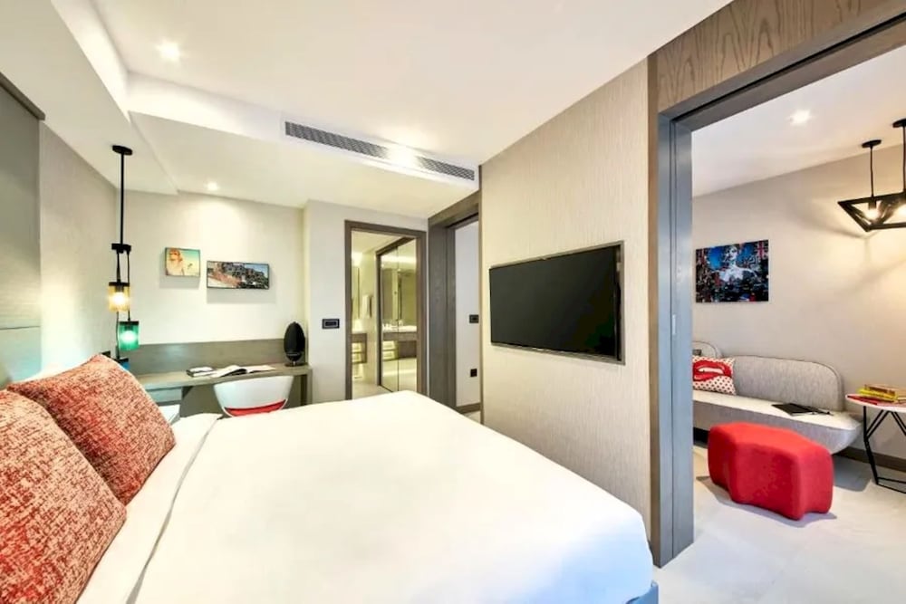 Beautiful 1 Bedroom Apt Prime Location in Singapore