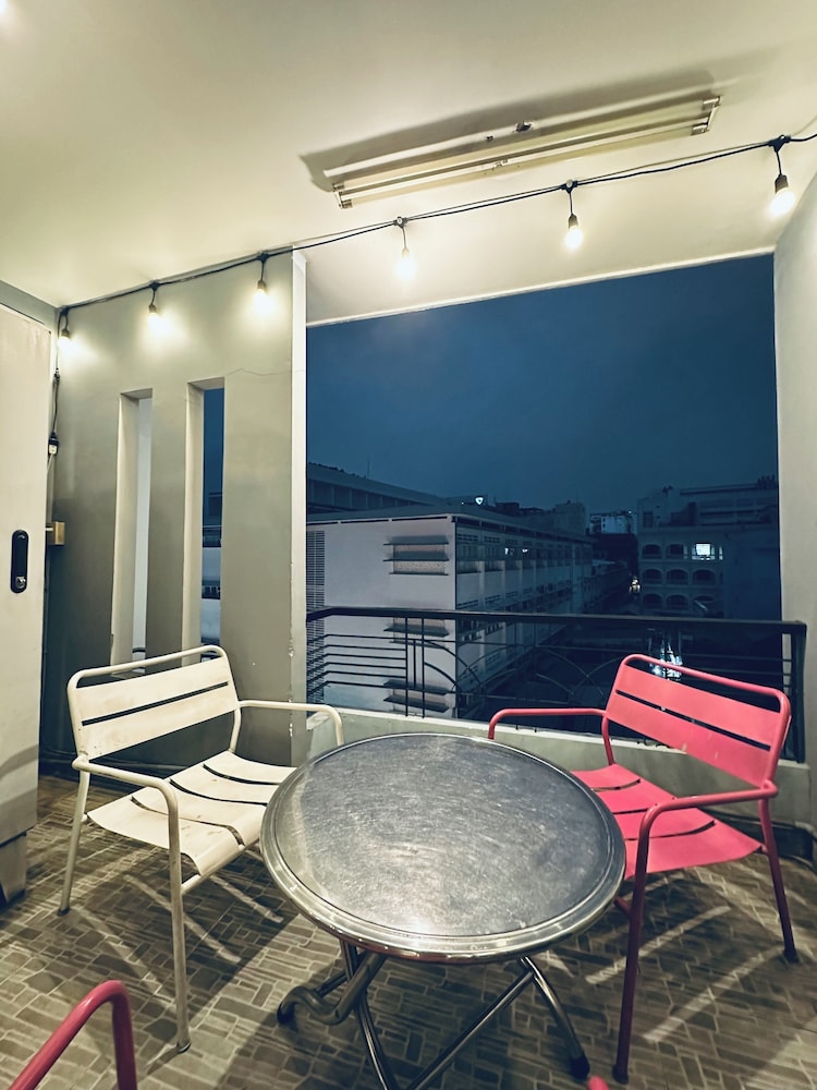 Alleyway Hostel - Adults Only