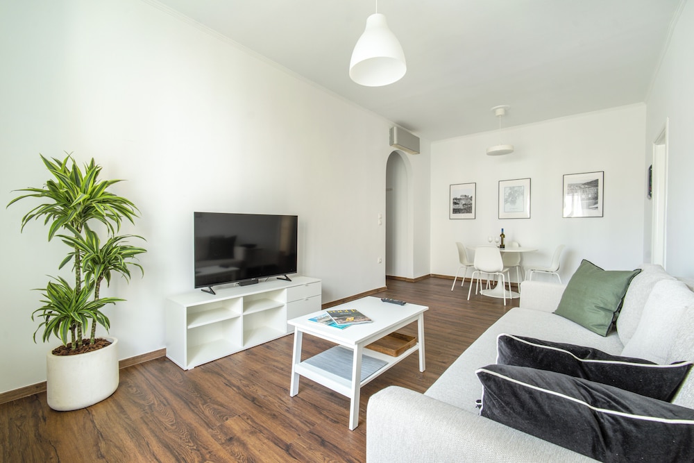 Superb flat in historic centre of Athens