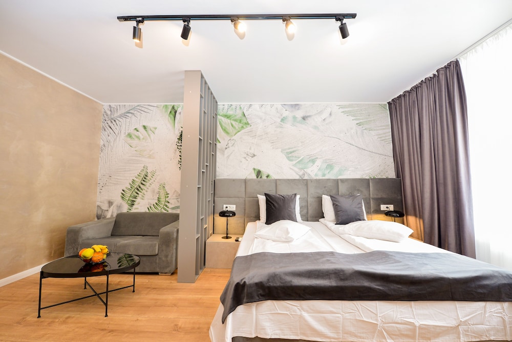 Park Studio Cismigiu Gardens - Quiet Room - Smart Tv view 4