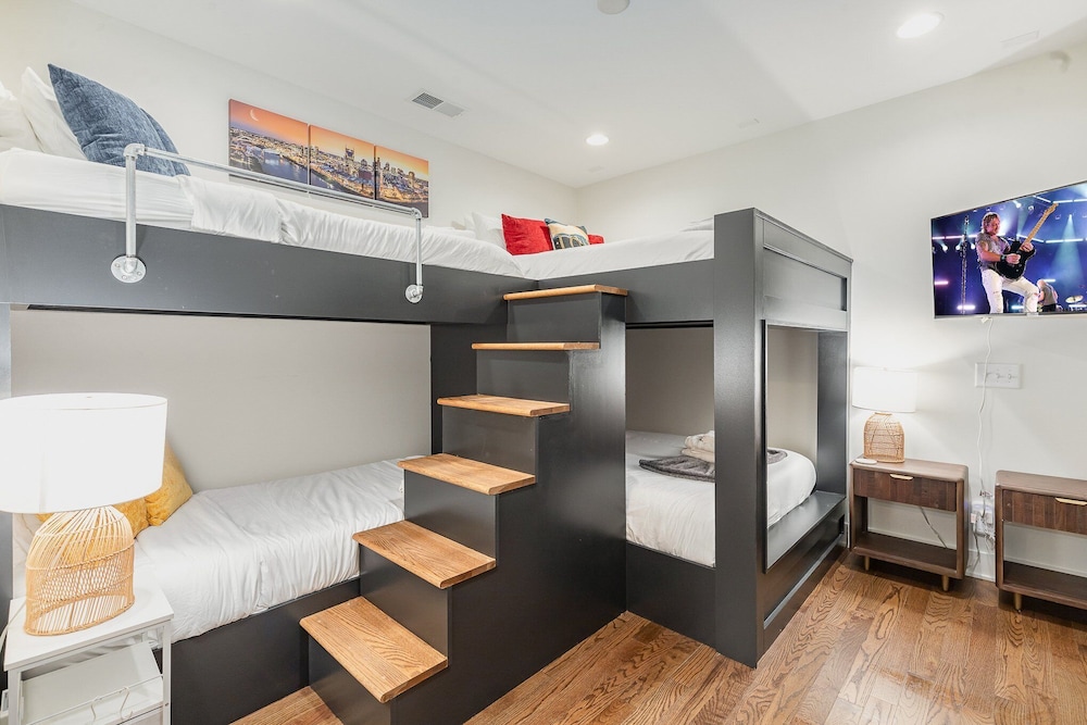 Nashville Comfort-mins to Broadway-12th S District