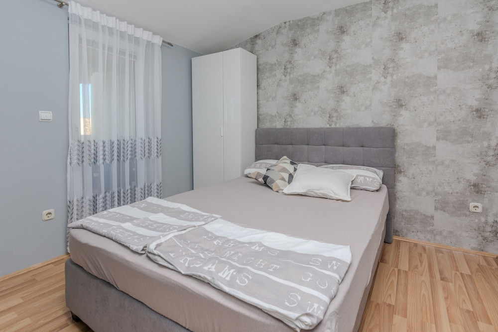 Apartments Mahnet view 4