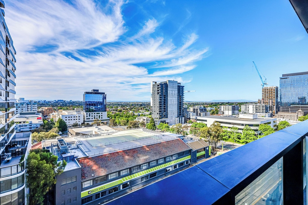 StayAU Stylish 2BR Central Box Hill