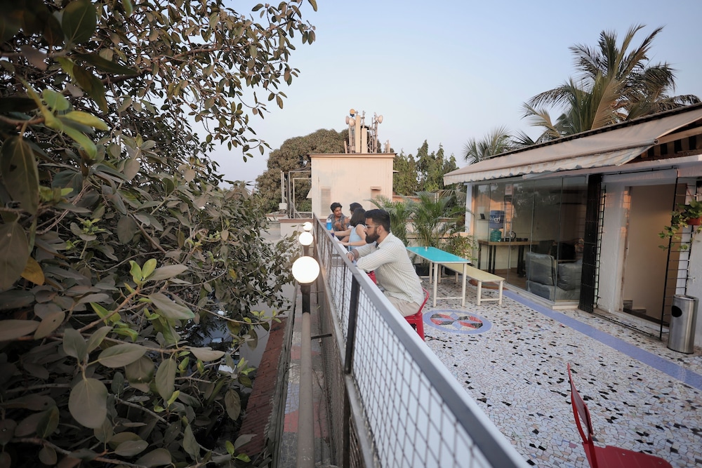 Locomo Hostel Mini - 9 mins from airport