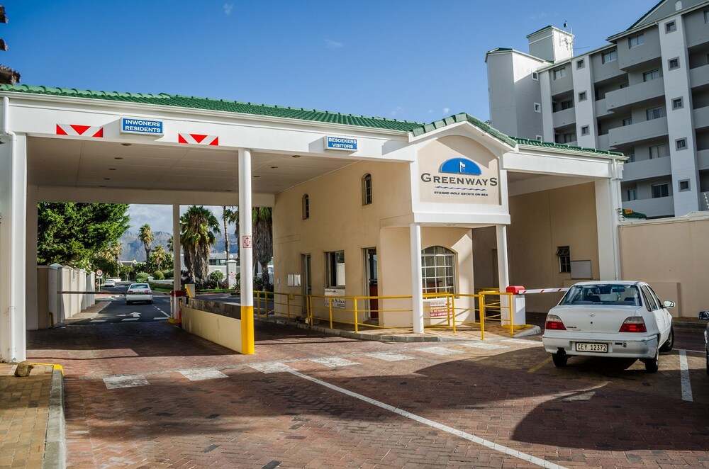 Greenways Golf Estate Sea View Apartment