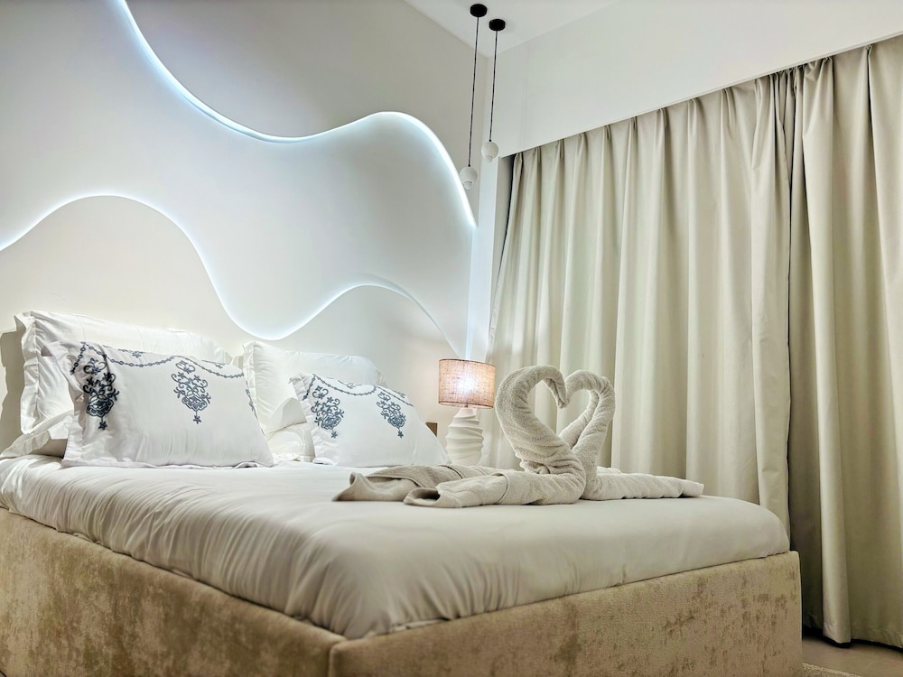 Luxury 1BR 5 star Apt Burj Khalifa View