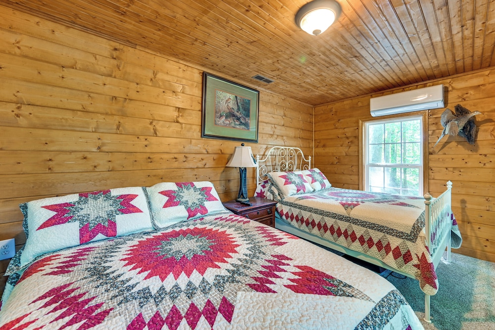 3 Mi to Dale Hollow Lake: Wooded Retreat w/ Decks!