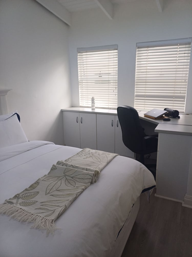 Cosy 2 Bedroom Apartment in a Prominent Area of East London Nahoon