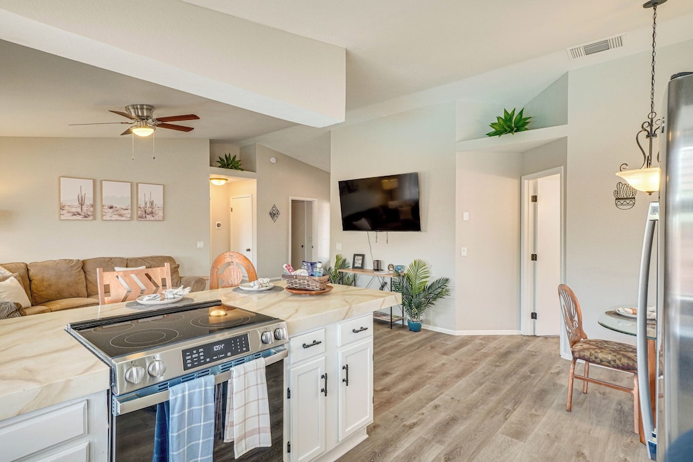 6 Mi to Dtwn: Tucson Gem w/ Outdoor Oasis!