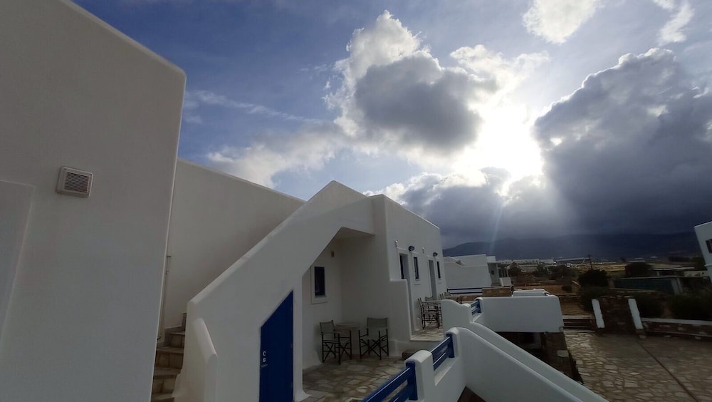 AURA PAROS