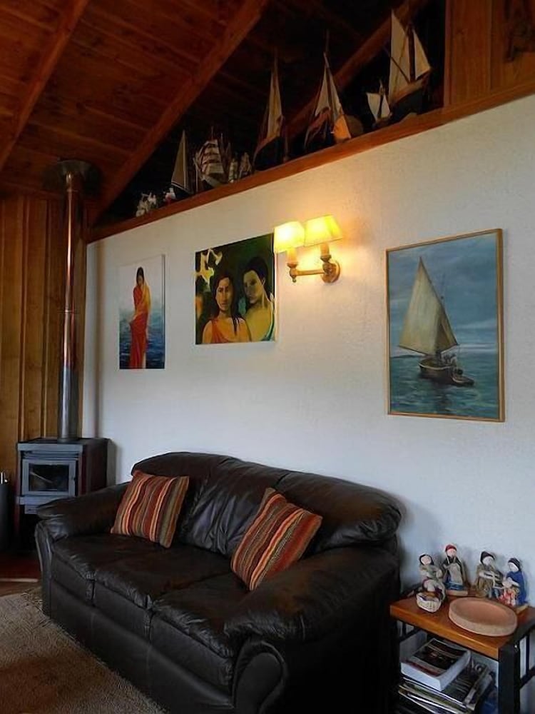 Punta Piedras Lodge & Marina