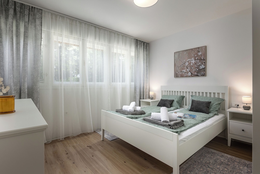 City Apartment Nurli Near Beach