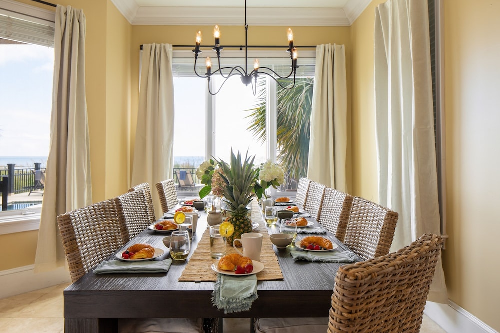 Lido by Avantstay Oceanfront Home w Pool Hot Tub Game Room Gorgeous Views