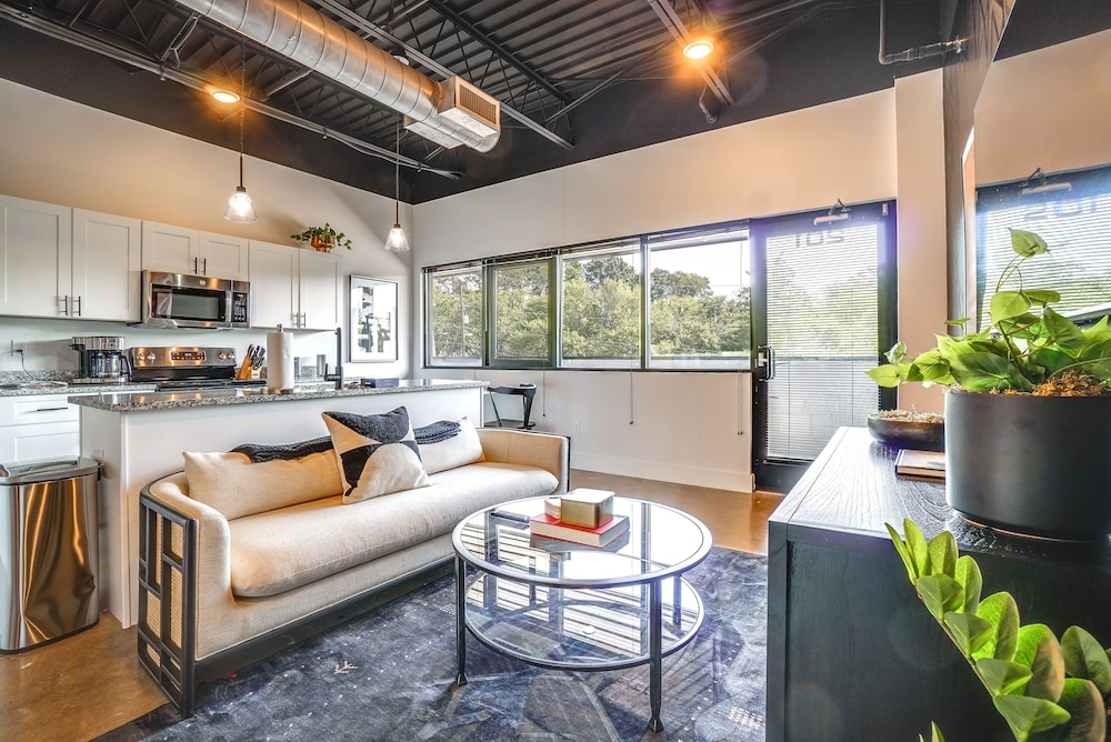 Modern Nashville Studio 5 Mi to Downtown! - Property Image 18