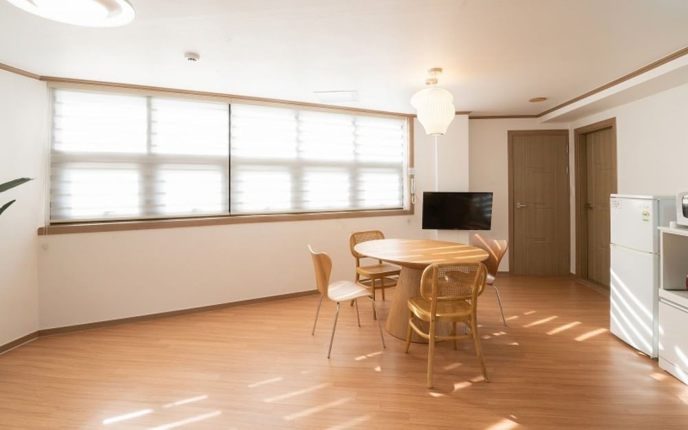 Jeonju Gilgeonneo Hanokmaeul Pension
