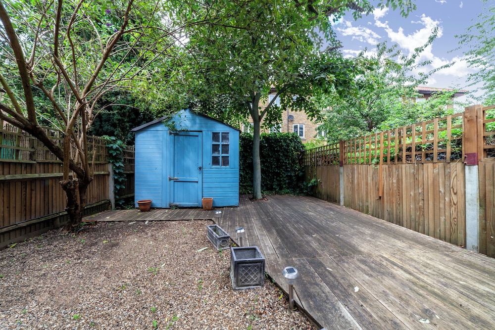 outdoor bbq area