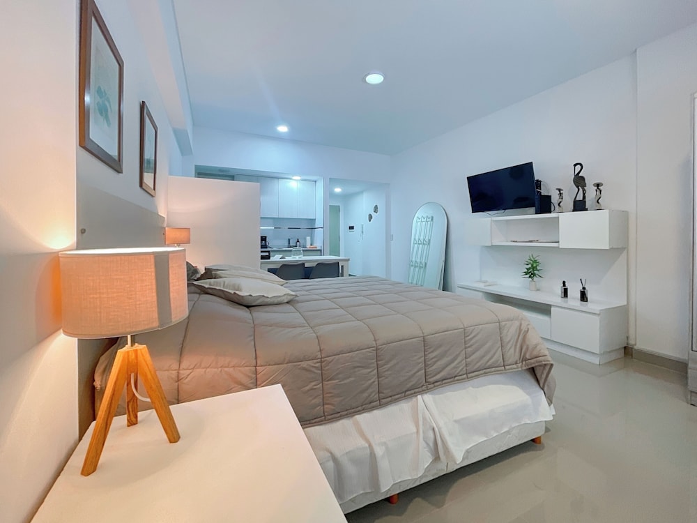 Ayres Suites Moreno
