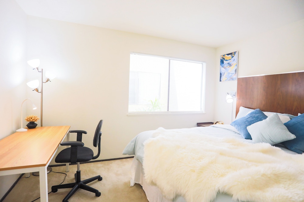 Spacious 3 BR 2B House Sunnyvale Park