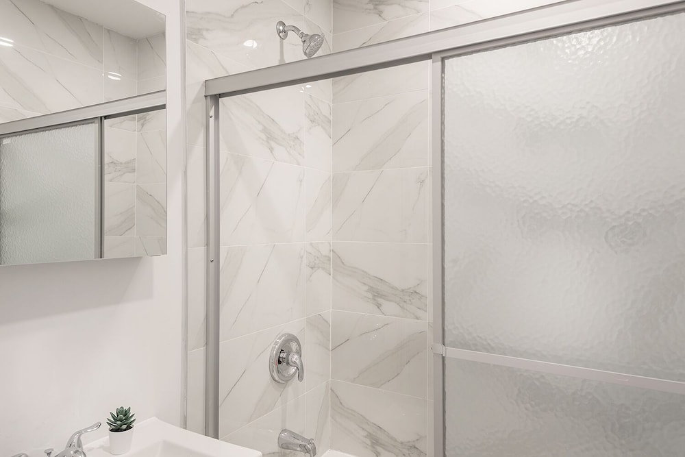 BRIGHT COZY 4Bed in the Heart of MileEnd - Image 3