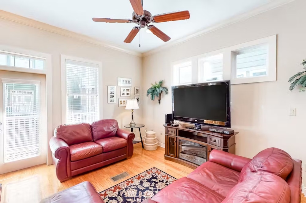Serenity by the Sea! 4BR Retreat, Sleeps 12, Walk to Beach & Community Pool