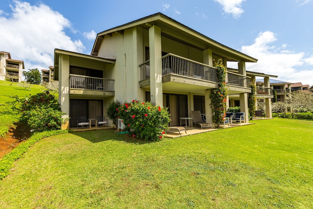 Hanalei Bay Resort 2 Bedroom Condo by RedAwning
