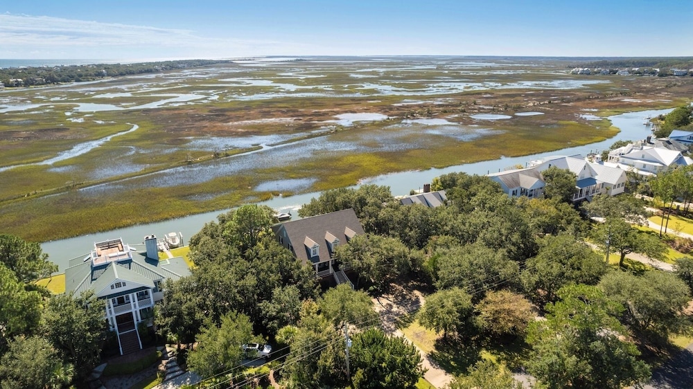Secluded Creekfront Home 5 Bedroom Home by Peace Vacations