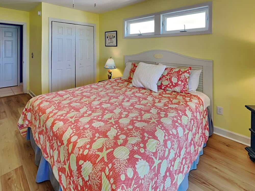 Piccolo Paradiso by Topsail Realty