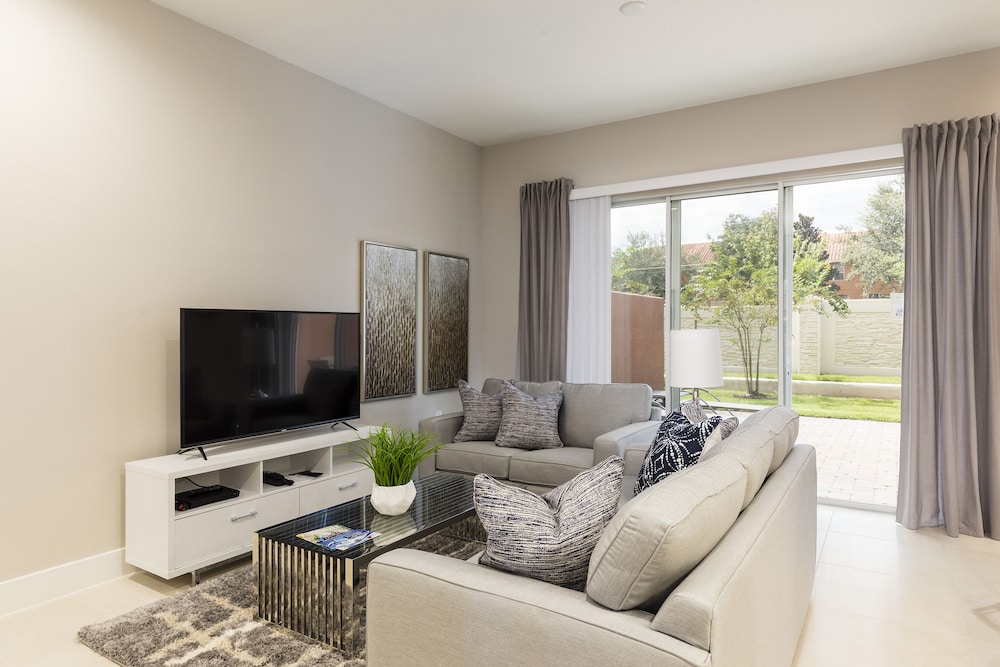 Summerville Vacation Homes by Columbia Management