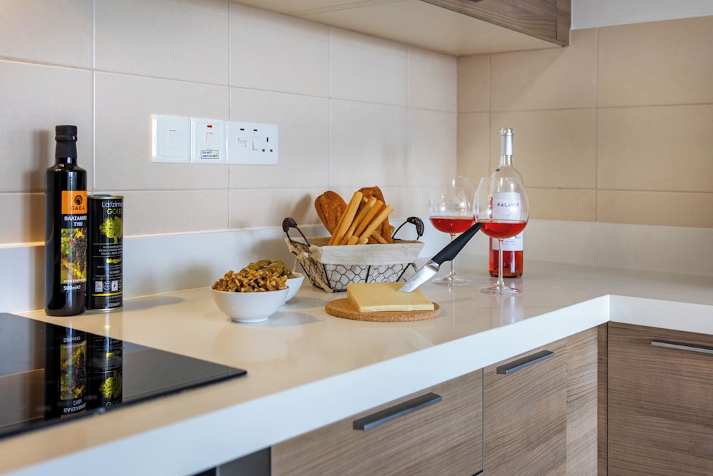 Marathon Beach Apartment With Shared Pool