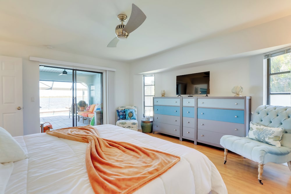 Riverfront Gem w/ Hot Tub & Pool in Port Charlotte